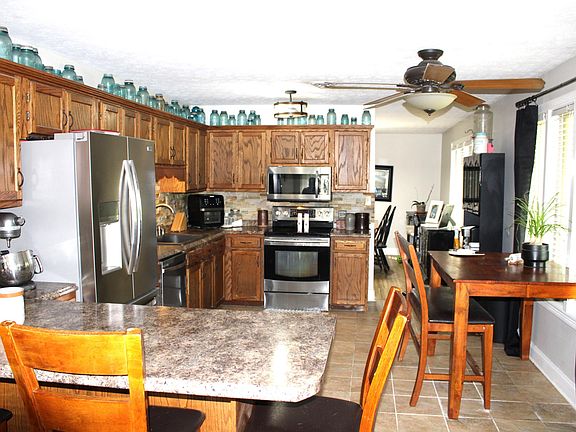 2nd image of 460 Combs Cir