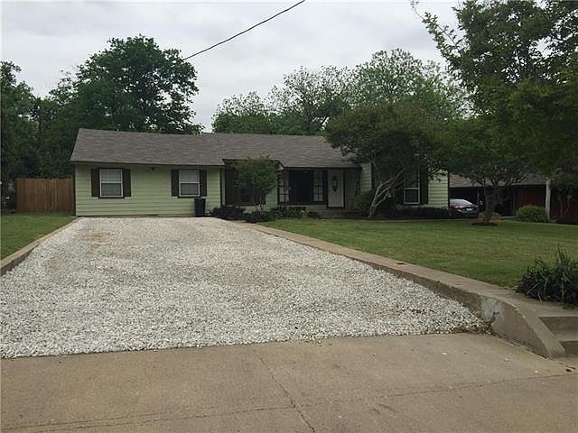 2nd image of 1115 Edmondson Dr