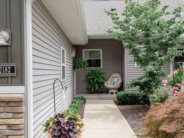 2182 Creek Circle Dr SW, Byron Center, MI 49315
