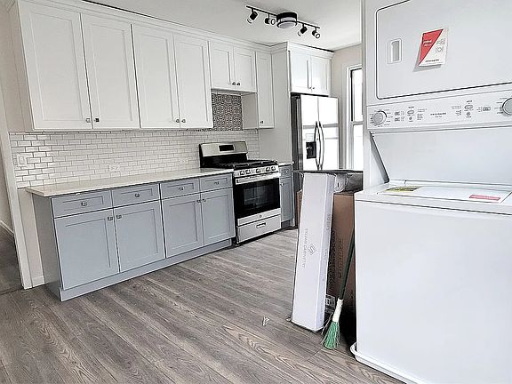 4th image of 23-27 27th St #2