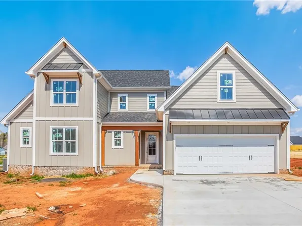 138 Meeting House Ln, Advance, NC 27006