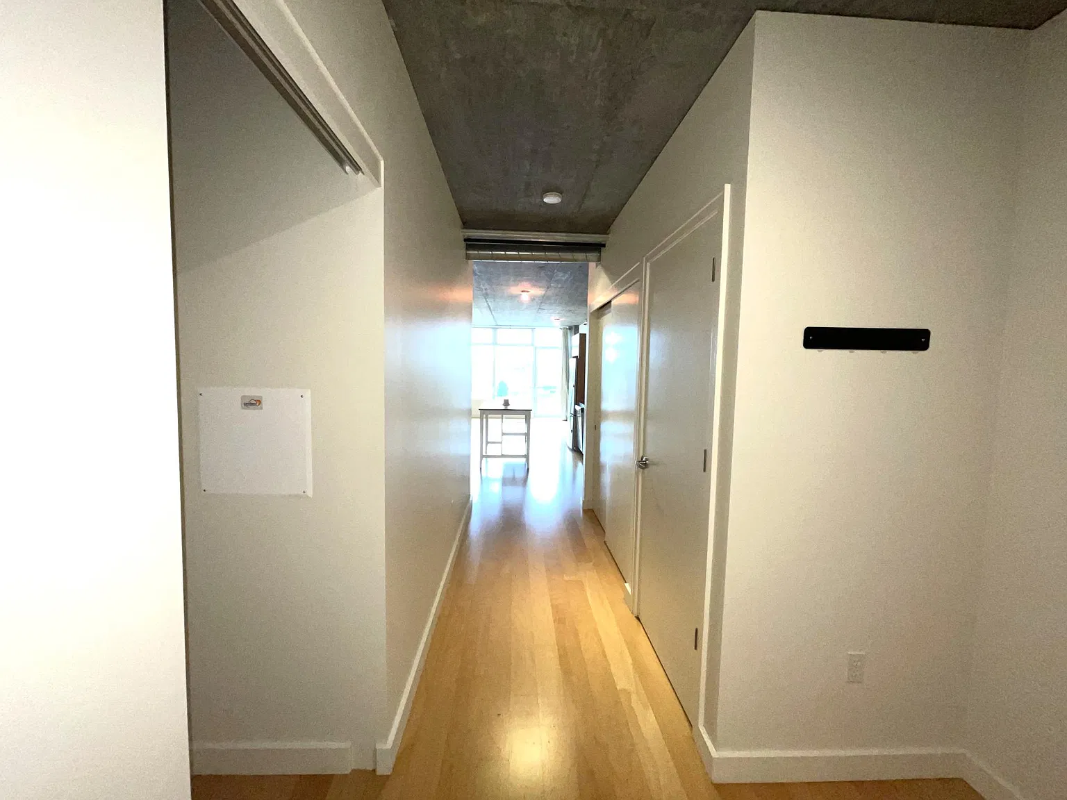 1 bed, 888 sqft, $1,995 — Photo 4