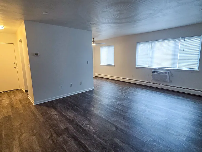 Lake Vista Apartment Homes — Photo 15