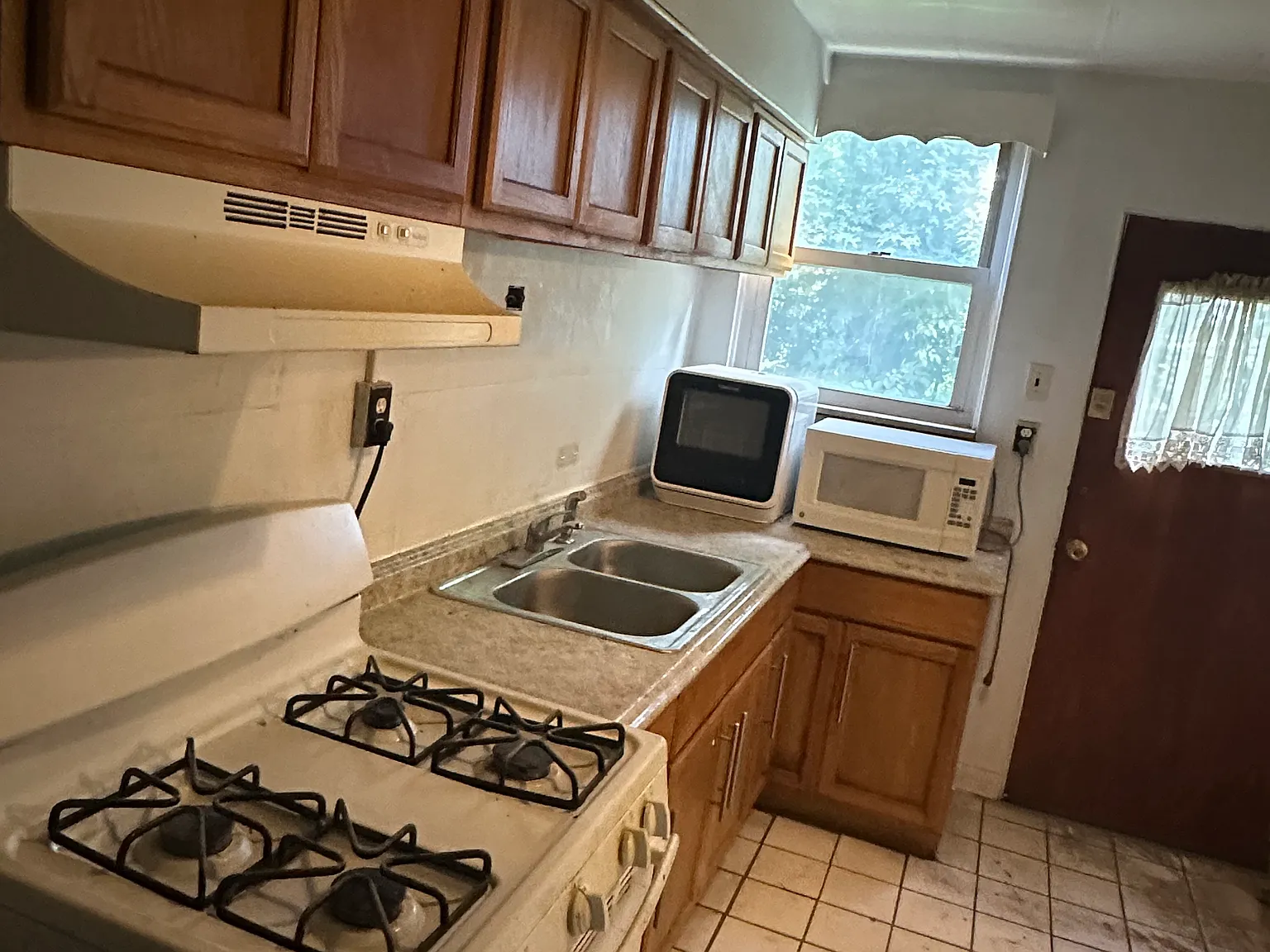 3 bed, 1485 sqft, $1,850 — Photo 3