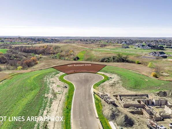 4201 Ruminant Cir, Bismarck, ND 58503