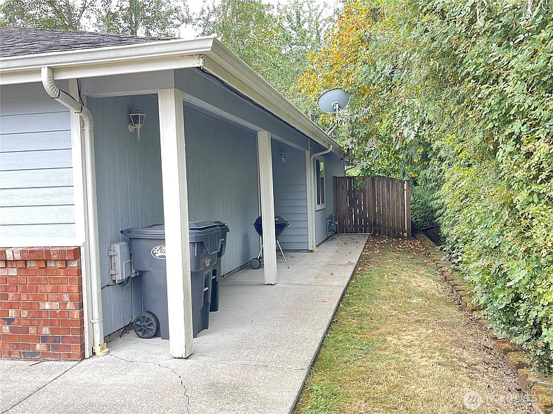 2nd image of 5902 115th Street E