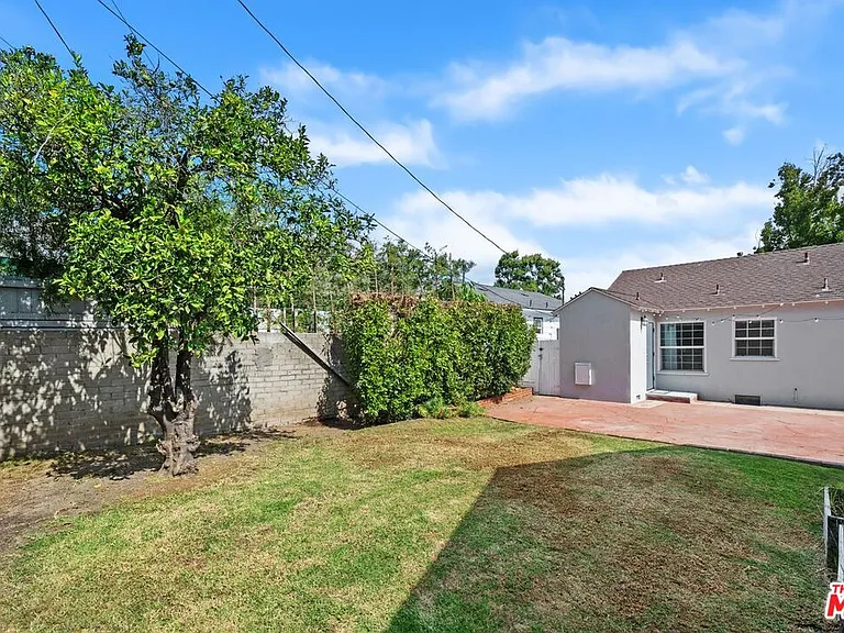 1019 Amherst Ave — Photo 23