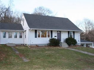 165 Maple St, Norwich, CT 06360