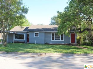 305 E Live Oak St, Burnet, TX 78611