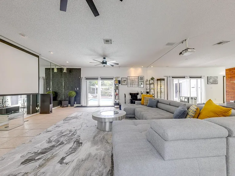 3609 SW 58th Ave — Photo 23