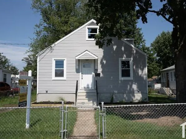 912 Martin Rd, Essex, MD 21221