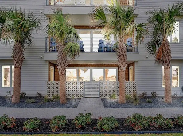 630 Center Sq W #106, Pt Aransas, TX 78373