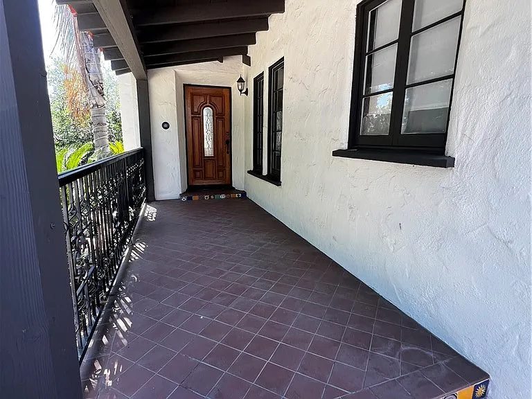 484 W 25th St — Photo 5