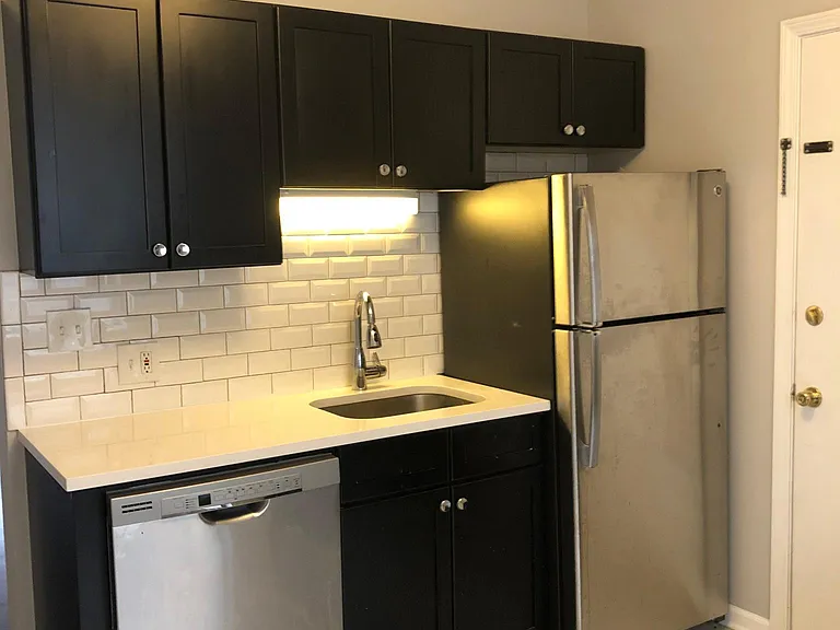 831 W Sunnyside Ave #103 — Photo 1