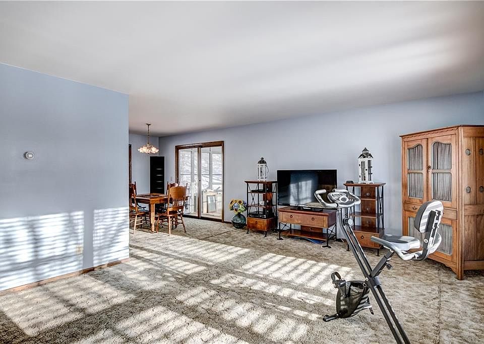 2339 Riverview Dr, Eau Claire, WI 54703 Zillow