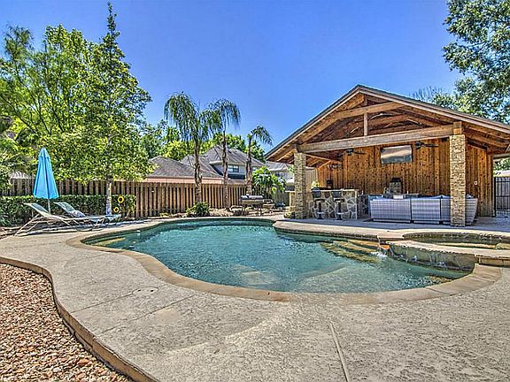 2nd image of 5218 Manor Glen Dr