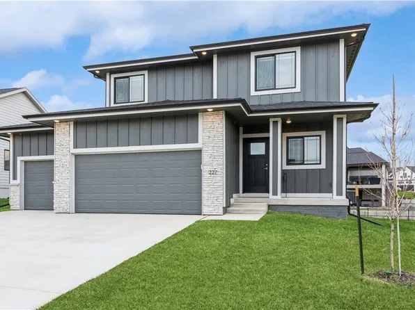 227 NE 62nd St, Ankeny, IA 50021