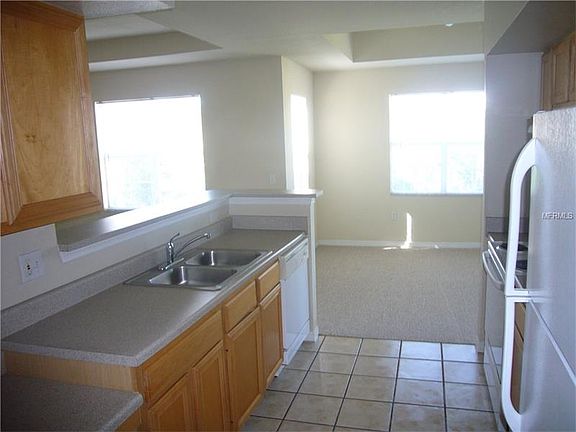 3rd image of 1185 Villagio Cir #205-4