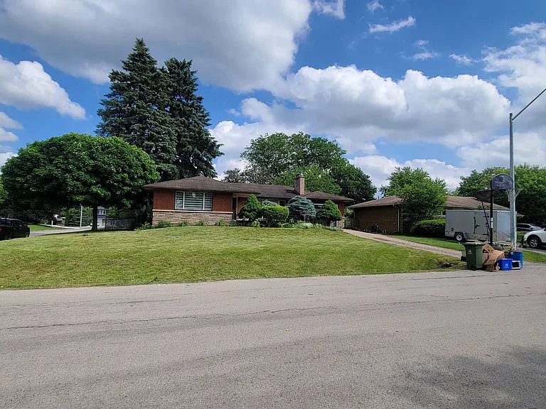 123 Seneca Dr — Photo 3