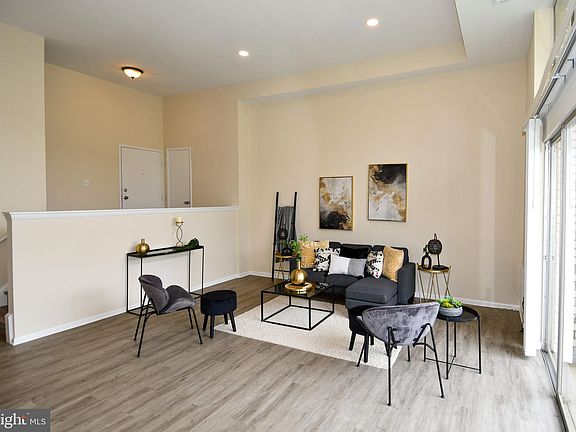 4th image of 5572 Burnside Dr #5