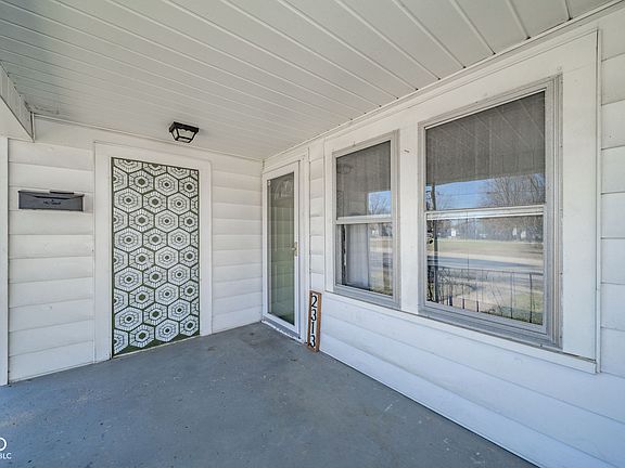 3rd image of 2313 Cherrywood Ave