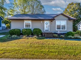 22 Holiday Dr, Vanceburg, KY 41179