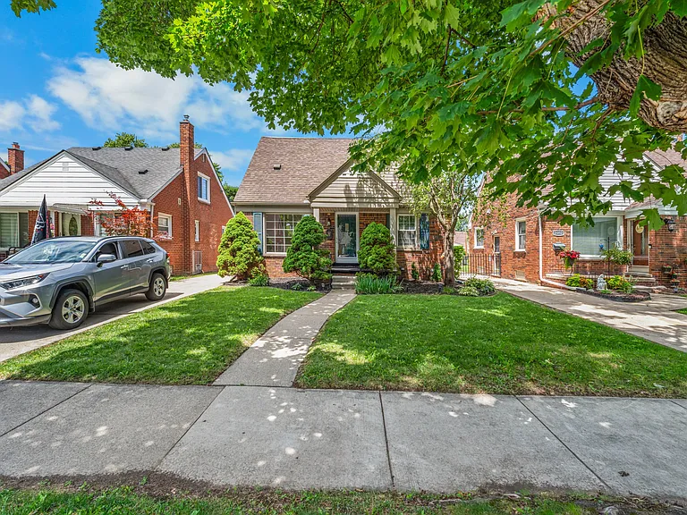 2604 Venice St — Photo 2