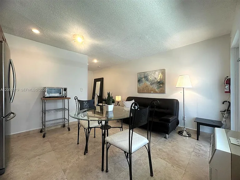 524 Washington Ave #208 — Photo 8