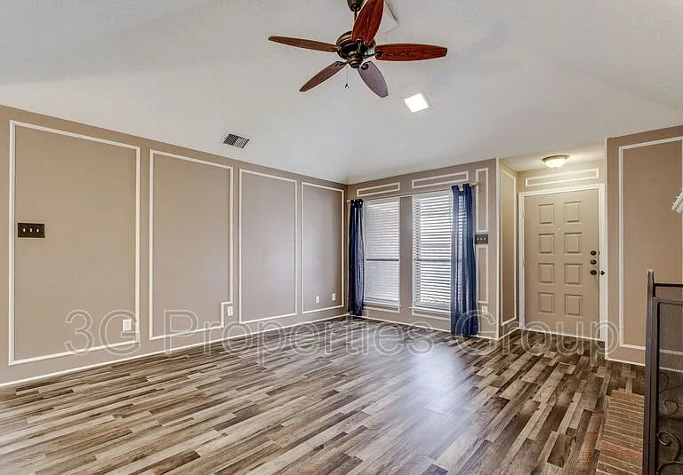 3712 Roussillon Dr — Photo 9