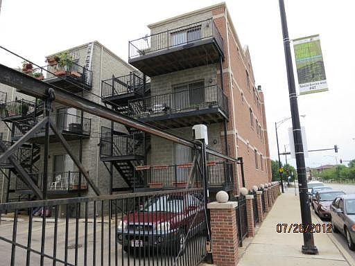 3rd image of 773 E Oakwood Blvd Unit 3