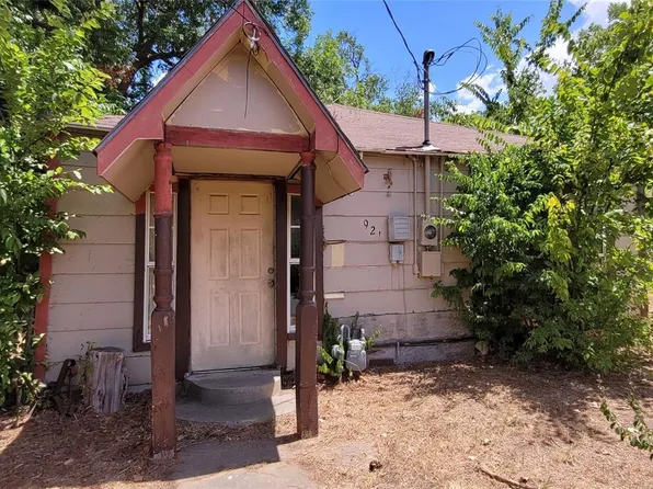 921 S Medora St, Terrell, TX 75160