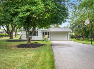 33 E Pleasantview Dr, Oswego, IL 60543