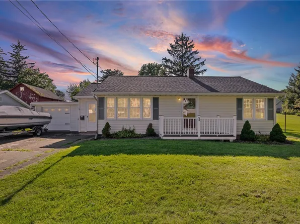 94 Sibley St, Clyde, NY 14433