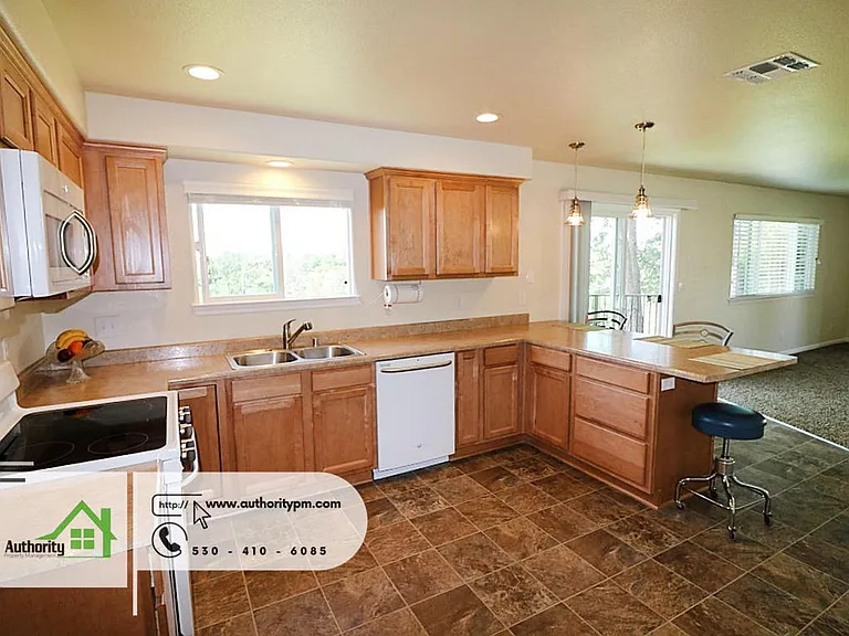 4445 Dogwood Ln #C — Photo 7