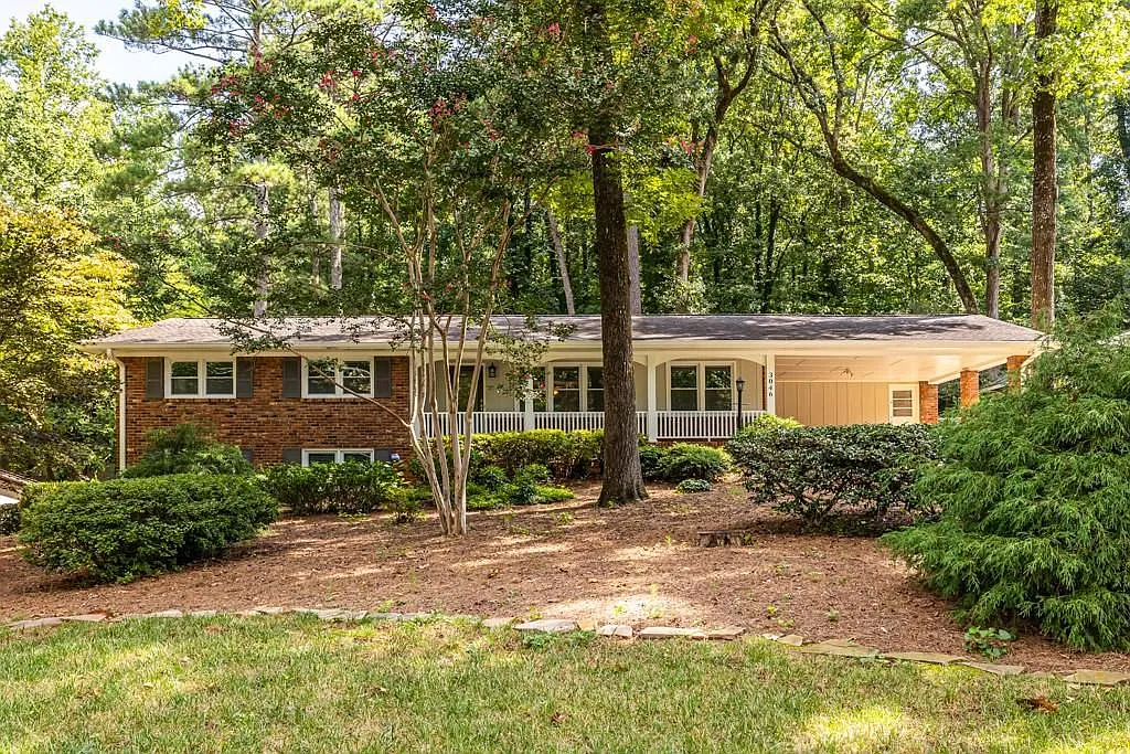 3046 Briarlake Rd photo 1