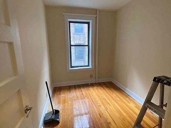 3rd image of 35-13 28th St #35