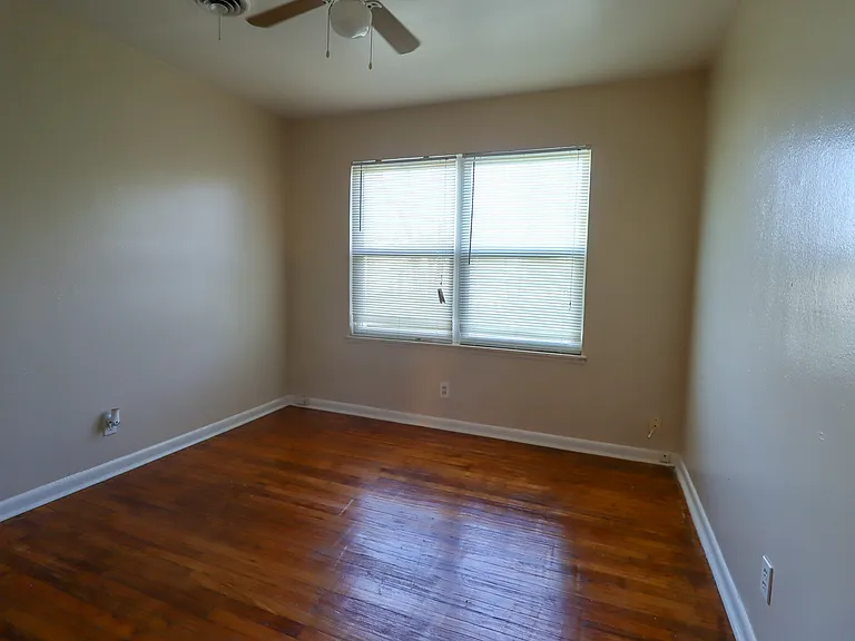 2701 Hillside Dr — Photo 13