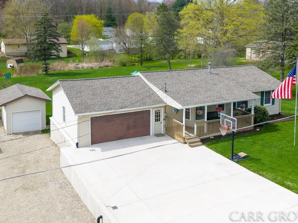 5045 Wakefield Ave NE, Comstock Park, MI 49321