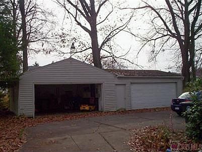 4 Car Garage
