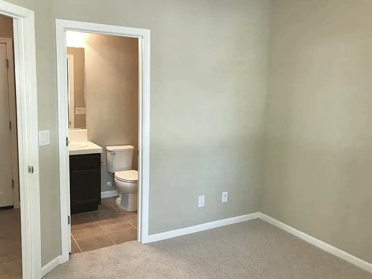 35 E St — Photo 5