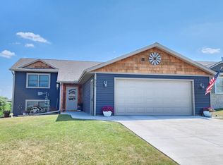 605 7th Ave NE, Plainview, MN 55964