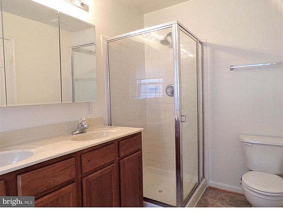 5th image of 1912 Gardenia Ct