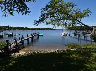 54 Flintstone Rd, Narragansett, RI 02882