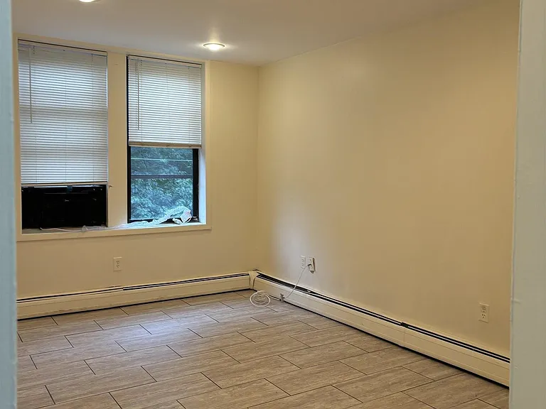 177 W 48th St #6 — Photo 4