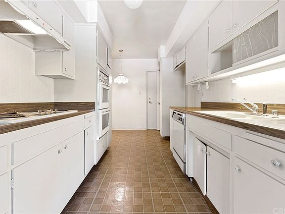 5th image of 5411 Tyrone Ave APT 208