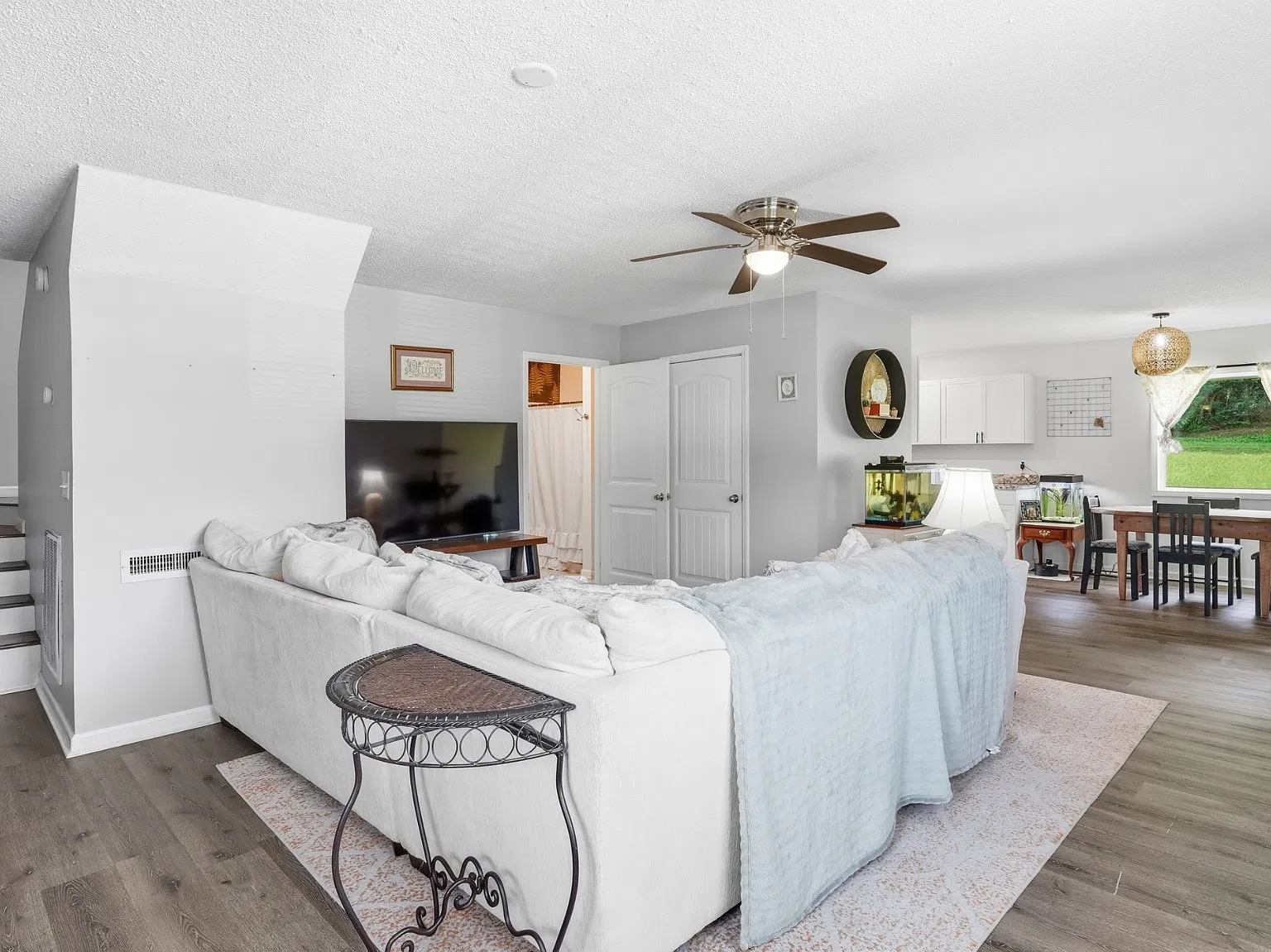 2 bed, 2.0 bath, 800 sqft, $1,900 — Photo 4