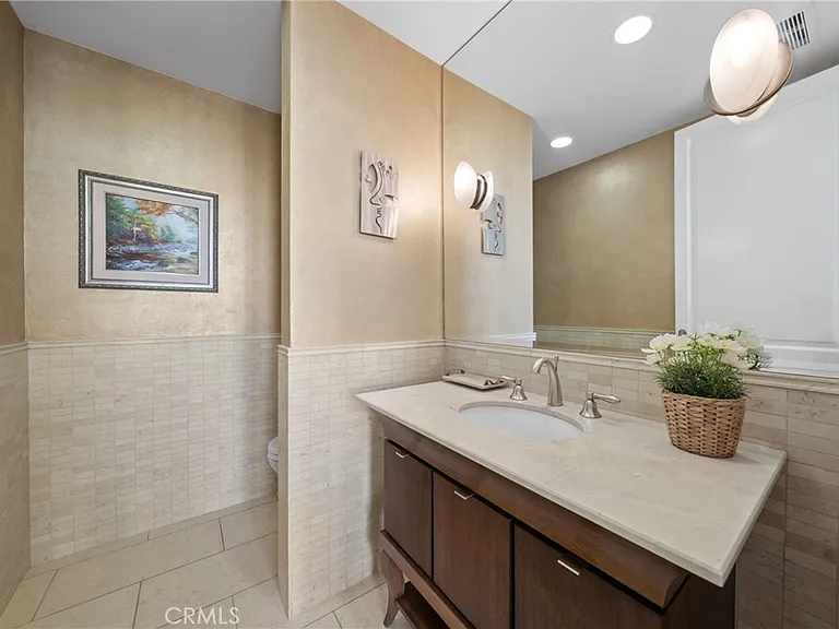 1049 Oak Grove Pl — Photo 21