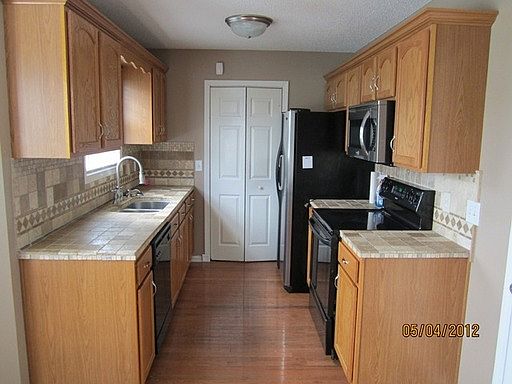 5th image of 396 Robin Lynn Dr