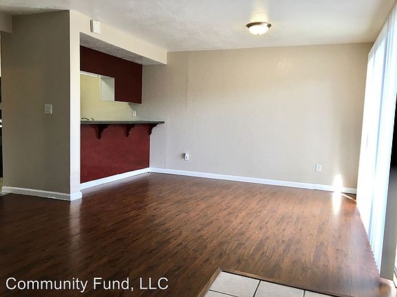 2nd image of 2504 Princeton Ln