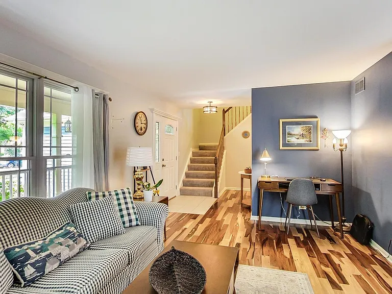 1229 Spring Creek Rd — Photo 5